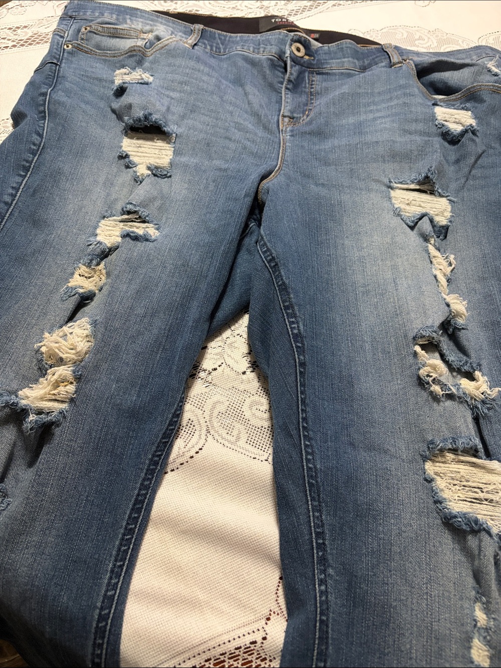 Torrid Bombshell Distressed Jeans 26R plus size